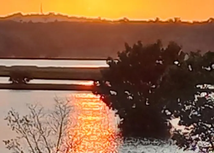 Por Do Sol, Apartamento 201